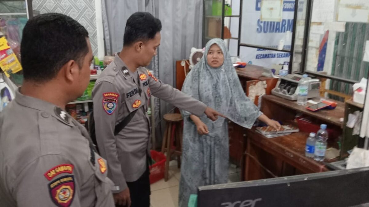Polisi saat mendatangi TKP dugaan perampoka di BRI Link Kecamatan Sekampung, Lampung Timur, Kamis 4 Juli 2024. Foto : Polres Lampung Timur.