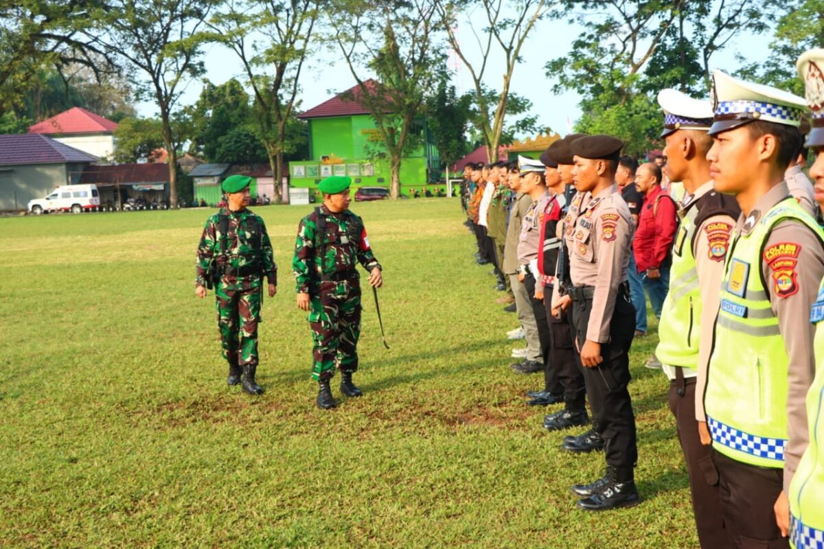 Pemeriksaan Pasukan saat Apel Kesiapan Pengamanan Kunker Presiden Jokowi ke Tanggamus di Lapangan Merdeka, Kota Agung, Rabu 10 Juli 2024. Foto : Herdi/Media Prioritastv.com.