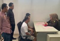 Kedua tersangka jambret yang dilimpahkan Polisi ke Kejari Pringsewu, Rabu 10 Juli 2024. Foto : Polres Pringsewu.