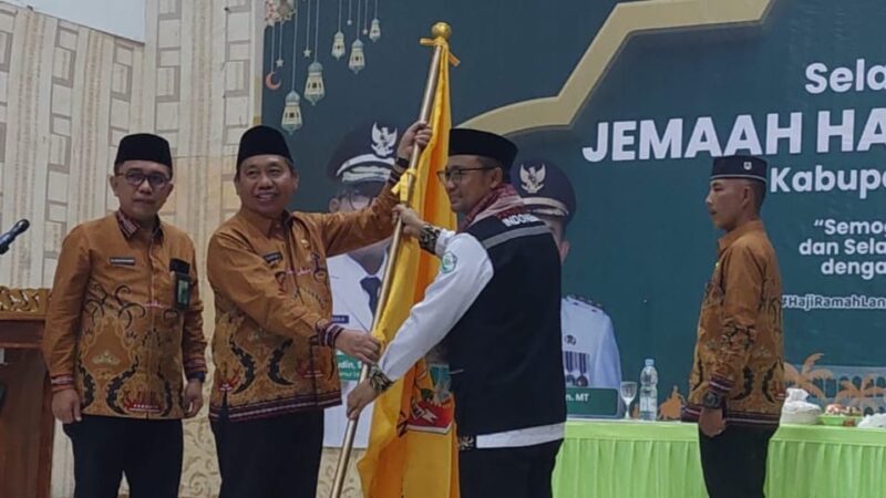Prosesi penerimaan jamaah haji Kloter 49, Tanggamus di Asrama Haji Bandar Lampung, Senin 15 Juli 2024, malam. Foto : Dok. Kemenag Tanggamus.