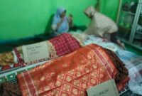 Kedua korban pembunuhan di Pekon Tanjung Kemala, Kecamatan Pugung Kabupaten Tanggamus saat disemayamkan di rumah duka, Kamis 19 Juli 2024. Foto : Istimewa.