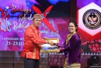 Penyerahan Sertifikat Penghargaan Karisma Event Nusantara Kementerian Pariwisata Penutupan Festival Budaya Sekala Bekhak Ke X Lampung Barat, Selasa 23 Juli 2024, malam.