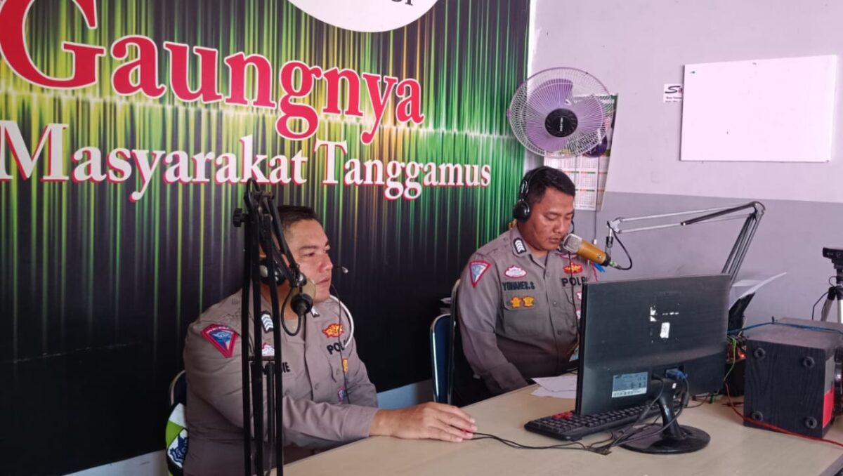 Penyuluhan Sat Lantas Polres Tanggamus tekan pelanggaran di Radio Pelangi, Gisting, Rabu 24 Juli 2024. Foto : Polres Tanggamus.