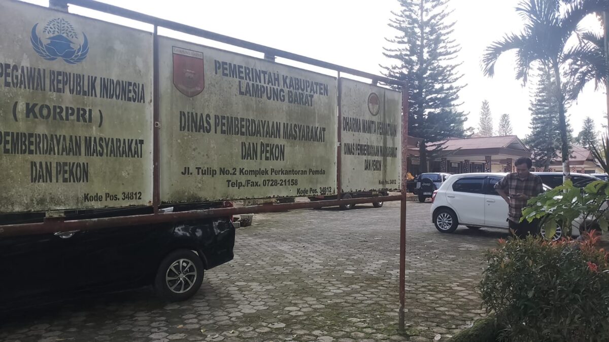 Plang Kantor Dinas PMD Lampung Barat.