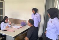 Tersangka WO saat dilimpahkan kepada JPU Kejari Pringsewu, Rabu 31 Juli 2024 | Dok. Polres Pringsewu.