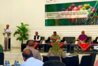 Pj Bupati Tanggamus saat membuka kegiatan ICARE tambahan dan Sosialisasi STDB petani kopi di Hotel Royal Gisting, Kamis 1 Agustus 2024 | Herdi/Media Prioritastv.com.