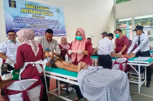 Khitanan massal di Lapas Kota Agung, Tanggamus, Kamis 8 Agustus 2024. | Agus/Media Prioritastv.com.