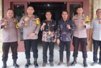 Foto bersama Kapolres Tanggamus, PJU Polres dan Ketua Bawaslu, Jumat 9 Agustus 2024 | Dok. Polres Tanggamus.