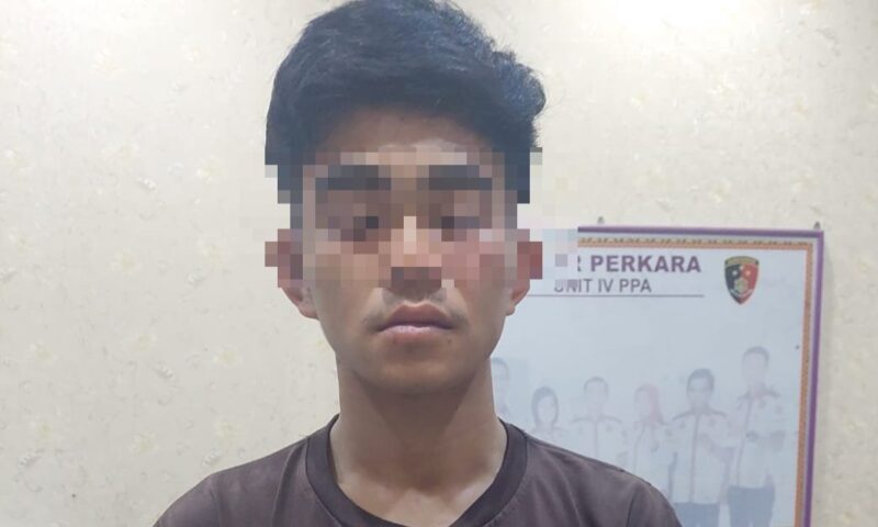 Tersangka FDI saat Diamankan di Polres Lampung Tengah.