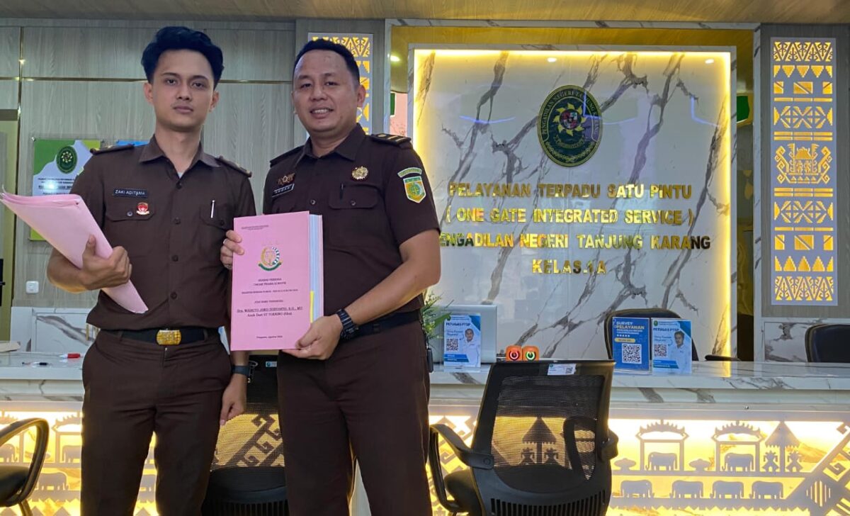 Pelimpahan berkas tersangka Waskito ke PN Tipikor, Tanjung Karang, Rabu 21 Agustus 2024.