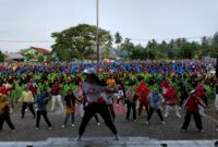 Senam massal di lapangan merdeka Kota Agung, Jumat 23 Agustus 2024.