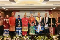 Kadis Pariwisata dan Kebudayaan Tanggamus, Suyanto (tiga dari kiri) usai menghadiri penetapan warisan budaya tak benda di Jakarta, Kamis 22 Agustus 2024, malam.
