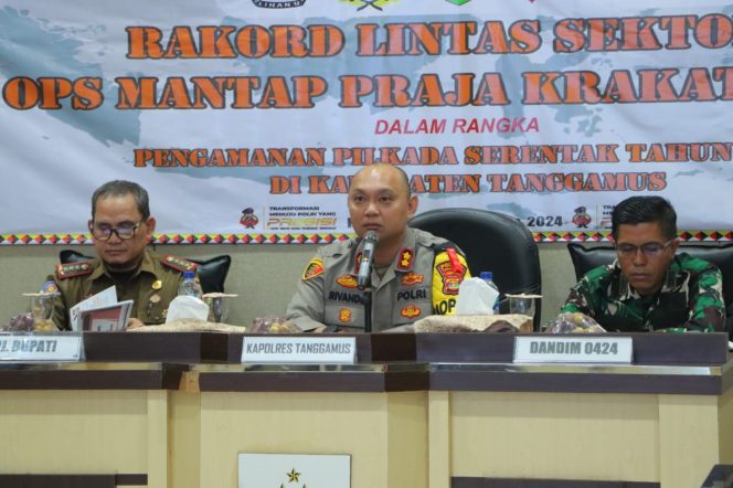 
 Kapolres Tanggamus AKBP Rivanda saat membuka Rakord Lintas Sektoral, Senin 26 Agustus 2024.