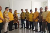 Calon Bupati Tanggamus Dewi Handajani saat menerima formulir B1-KWK Partai Golkar, Selasa 27 Agustus 2024 | Mustar Arifin/Media Prioritastv.com.
