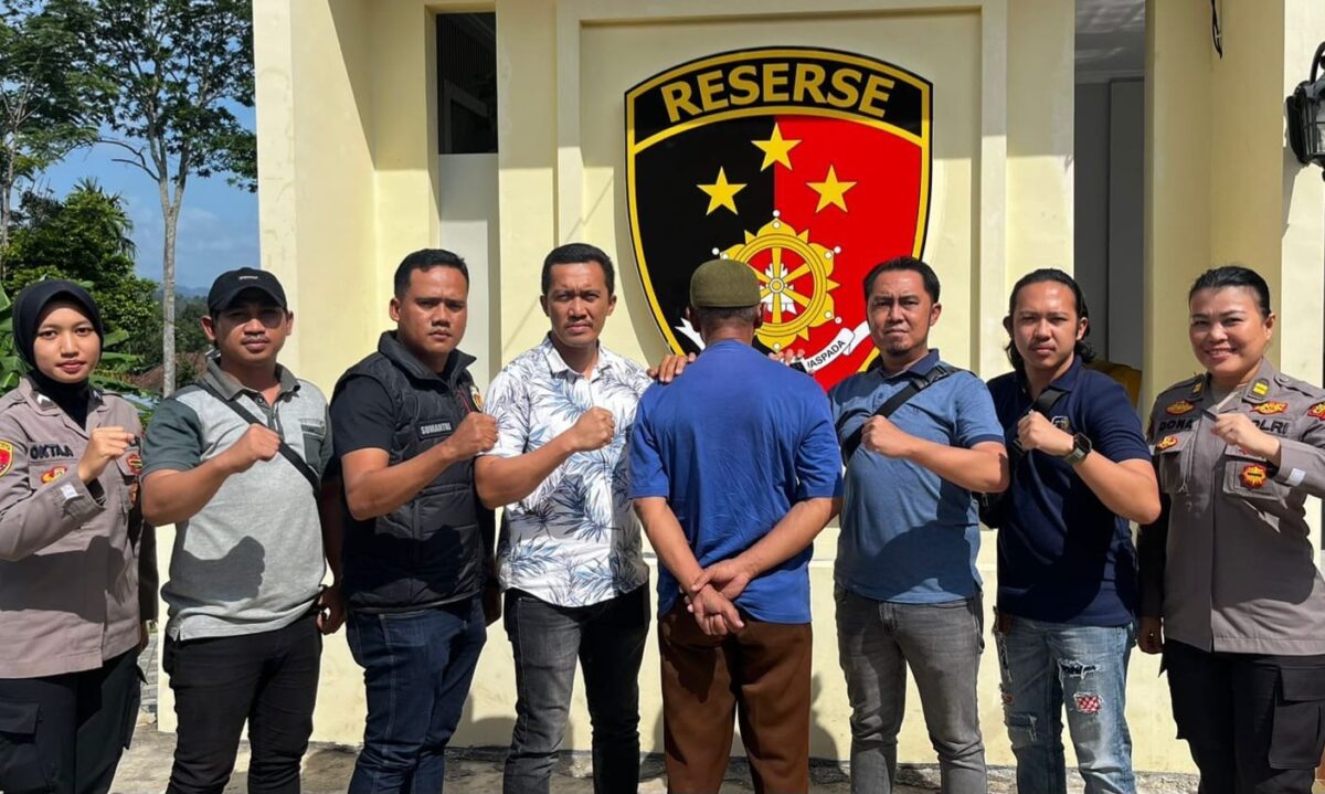 Tersangka setelah ditangkap Tekab 308 Polres Tanggamus, Selasa 27 Agustus 2024 | Dok. Polres Tanggamus.