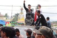 Orator aksi massa di depan Kejaksaan Negeri Tanggamus, Jumat 30 Agustus 2024 | Edi Hidayat /Media Prioritastv.com.