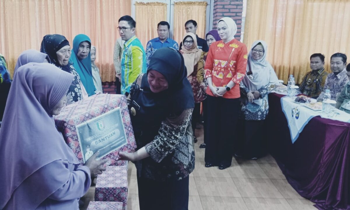 Penutupan pelatihan membatik bagi lansia di Pringsewu, Jumat 30 Agustus 2024.