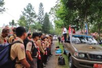 Pramuka Lampung Barat saat dilepas Pj Bupati Nukman, Sabtu 31 Agustus 2024.
