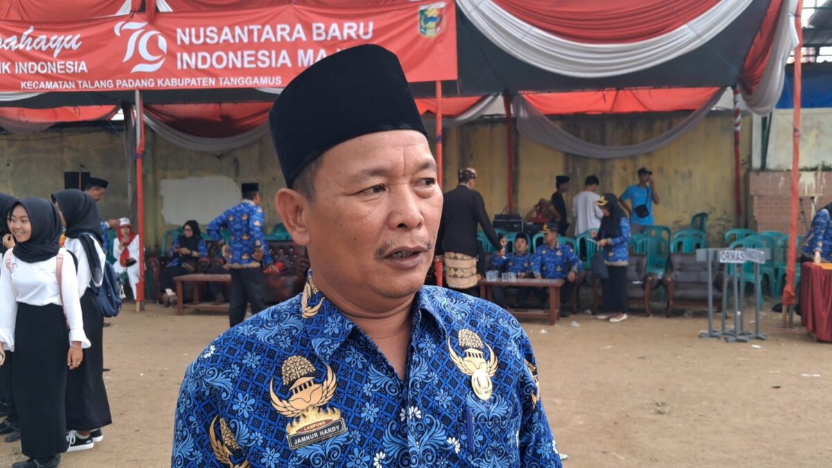 Jamnur Hardy Kepala Sekolah SMK N 1 Talang Padang.