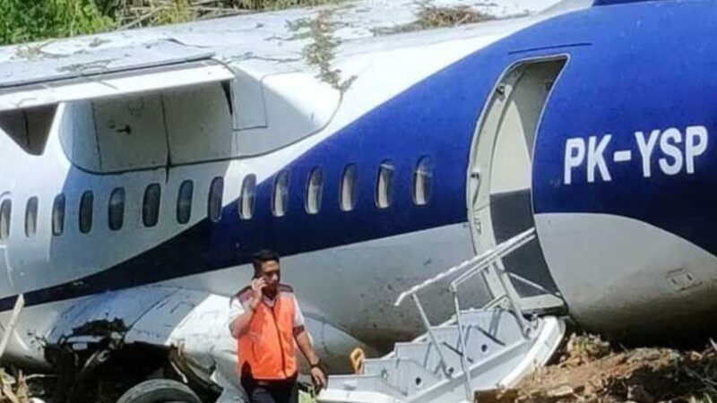 Pesawat Trigana Air PK-YSP jenis ATR 42 seri 500 mengalami insiden gagal lepas landas di Bandar Udara Stevanus Rumbewas, Serui, Senin 9 September 2024.