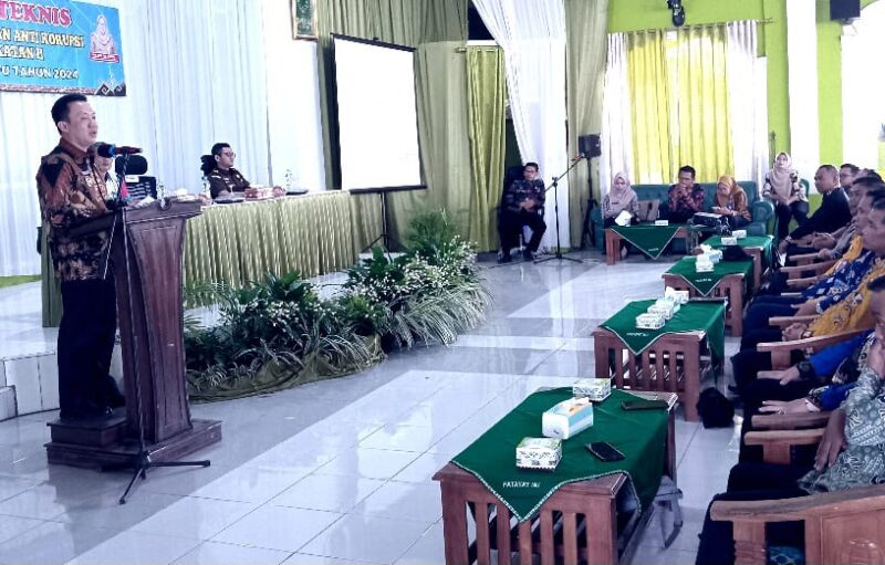 Pj Bupati Pringsewu Marindo Kurniawan saat memberikan arahan, Kamis 5 September 2024.