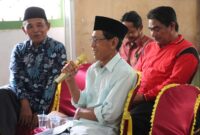 Seorang warga Pekon Sidomulyo, Semaka, Tanggamus saat menyampaikan Curhatan kepada Kapolres Tanggamus, Jumat 6 September 2024.