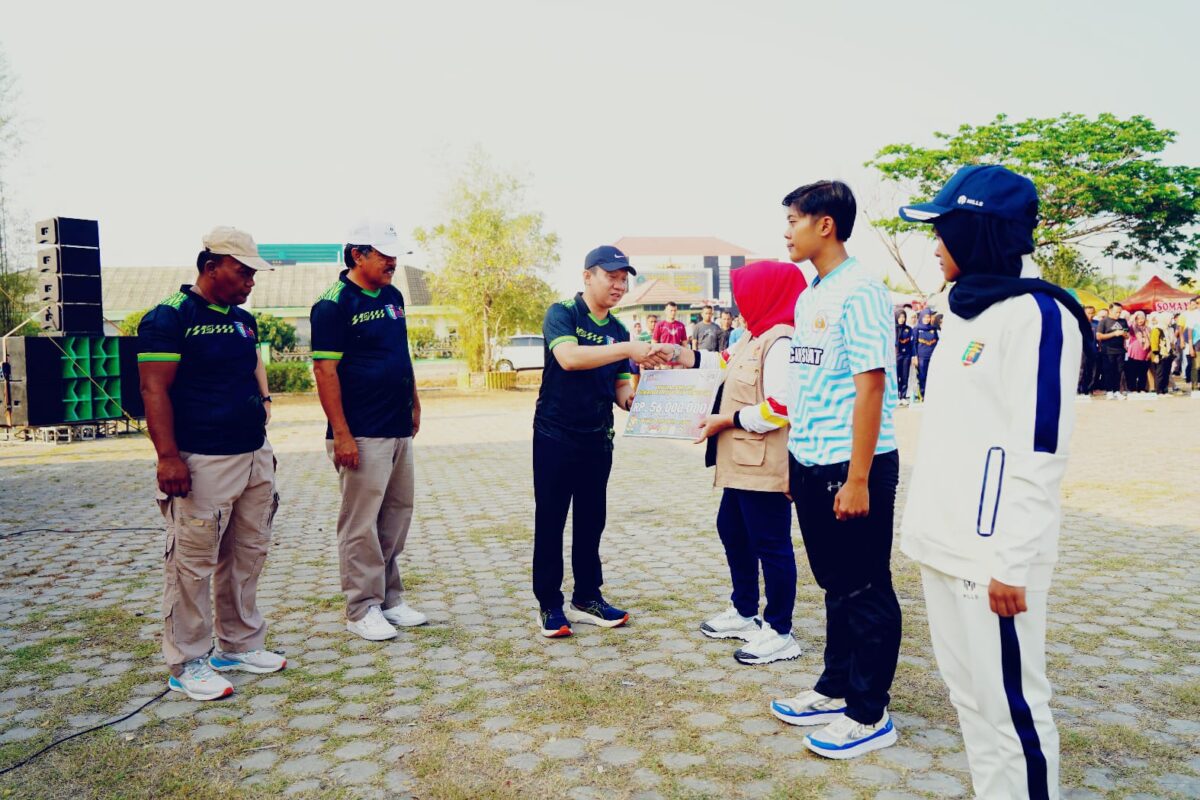 Pelepasan Atlet PON Pringsewu oleh Pj Bupati Marindo Kurniawan, Jumat 6 September 2024.