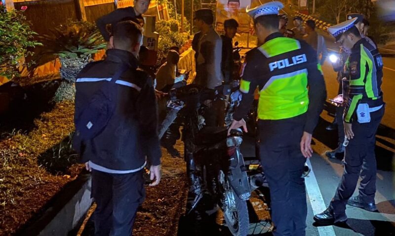 Razia diduga balap liar di Jalan Terbaya, Kota Agung, Tanggamus, Sabtu 7 September 2024, malam | Dok. Polres Tanggamus.