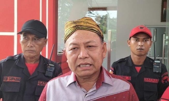 Dawam Raharjo saat berada di Kantor PDIP Lampung.