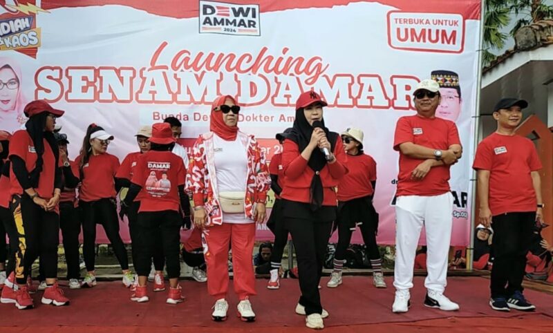 Launcing Senam Damar, Pasangan Calon Bupati dan Wakil Bupati Tanggamus, Dewi Handajani - Ammar Siradjuddin di Taman Muara Indah, Kota Agung, Sabtu 14 September 2024.