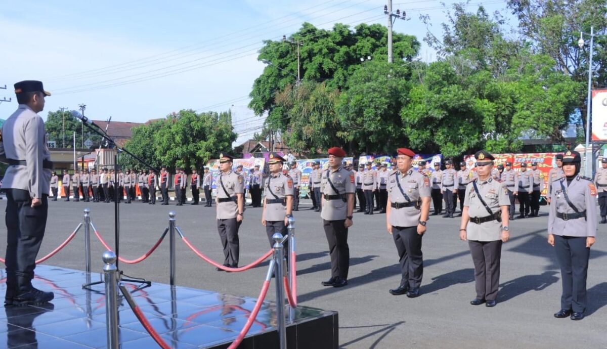 Prosesi serah terima jabatan di Polres Metro, Lampung, Rabu 18 September 2024.