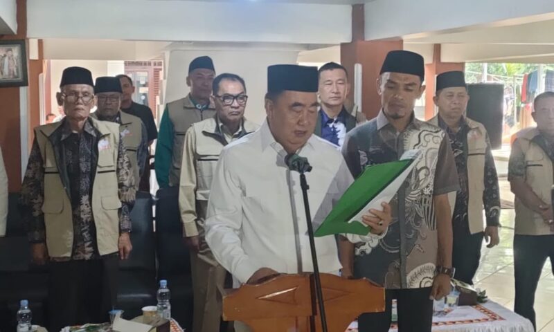 Calon Bupati Tanggamus, Haji Moh. Saleh Asnawi saat membacakan struktur tim pemenangan Jalan Lurus Koalisi Perubahan Tahun di Lamban Bulapis Batang, Talang Padang, Rabu 18 September 2024 | Edi Hidayat/Media Prioritastv.com.