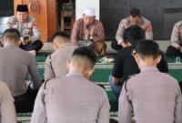 Tausiah Ustad Amrillah di Polres Tanggamus, Kamis 19 September 2024.