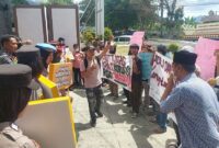 Aksi Unjuk Rasa Gerakan Aliansi Muda Tanggamus di Kejari Tanggamus, Jumat 20 September 2024.