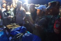 Evakuasi Jenazah korban serangan harimau di Suoh Lampung Barat, Sabtu 21 September 2024, malam.