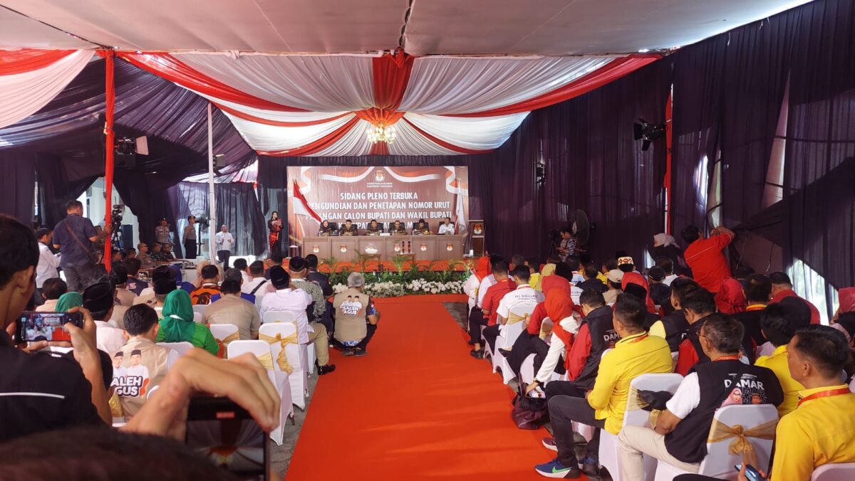 Pembukaan rapat pleno penetapan nomor urut Calonkada Tanggamus di KPU Tanggamus, Senin 23 September 2024 | Herdi/Media Prioritastv.com.
