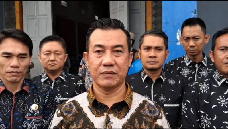 Kordiv Penanganan Pelanggaran Bawaslu Lampung, Tamri saat memberikan keterangan pers usai gelaran Ikrar Netralitas Kakon se Tanggamus di GSG Gisting Bawah, Kamis 26 September 2024 | Asrul Ariski/Media Prioritastv.com.