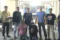 Kedua tersangka setelah diamankan tim gabungan Polsek Sukarame Bandar Lampung dan Polsek Seputih Raman, Lampung Tengah.