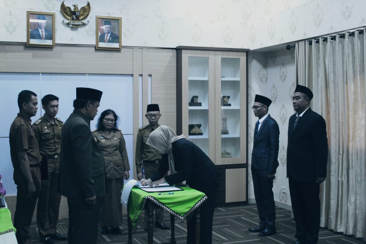 Pelantikan pejabat Administrator Disdukcapil Pringsewu, Senin 30 September 2024.