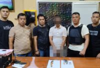 Tersangka kepemilikan senjata api yang diamankan polisi di Way Kanan, Minggu 29 September 2024.