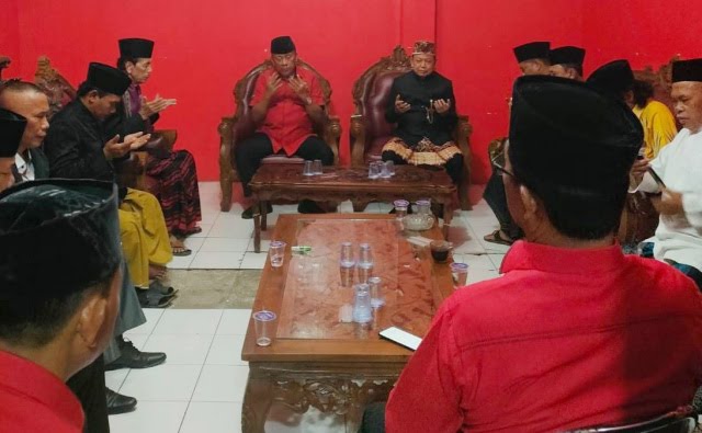 Doa bersama pasangan Dawam Raharjo - Ketut Erawan di PDIP Lampung Timur, Rabu 4 September 2024, malam.