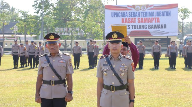 
 Polres Tulang Bawang Gelar Upacara Sertijab Kasat Samapta, AKBP James Sampaikan Pesan Ini