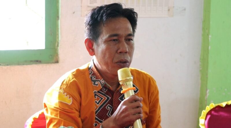 Ketua Apdesi Semaka Tangamus Abdul Karim saat menyampaikan Curhatan kepada Kapolres Tanggamus di Pekon Sidomulyo, Semaka, Jumat 6 September 2024.