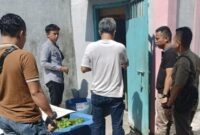 Petugas gabungan saat memeriksa lokasi kaburnya Rutan Pesisir Barat.