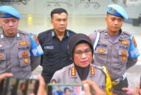 Kabid Humas Polda Lampung saat memberikan keterangan perkara suami tembak istri di Lampung Tengah, Selasa 1 Oktober 2024.