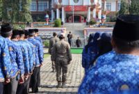 Pj Bupati Tanggamus Mulyadi Irsan saat memimpin upacara Kesaktian Pancasila di Lapangan Pemkab setempat, Selasa 1 Oktober 2024.