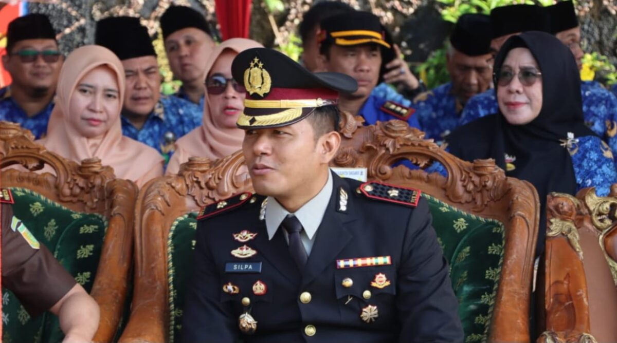 Wakapolres Tanggamus Kompol Made Silpa Yudiawan saat menghadiri Upacara Hari Kesaktian Pancasila di Lapangan Pemkab Tanggamus, Selasa 1 Oktober 2024.