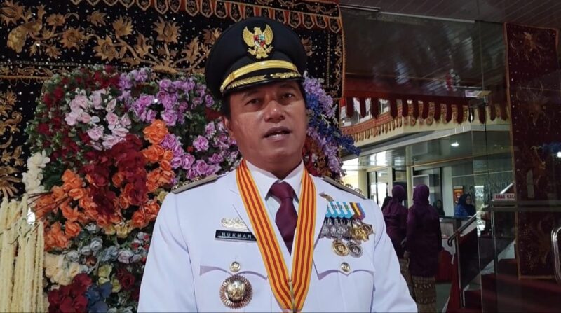 Pj Bupati Lampung Barat Nukman saat memberikan pernyataan terkait penanganan anak putus sekolah, Kamis 3 Oktober 2024.