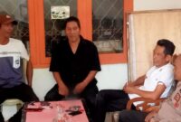 Bhabinkamtibmas Polres Tanggamus saat sosialiasi di Pekon Sindang Marga, Pulau Panggung, Minggu 6 Oktober 2024.