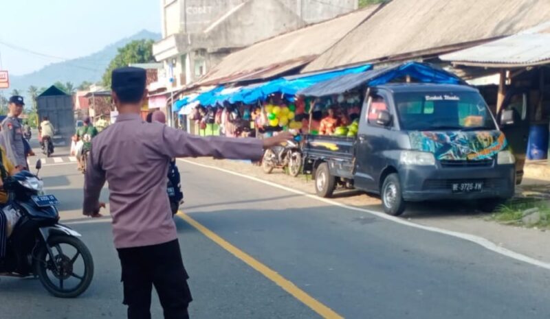 Pengamanan polisi di Pasar Srikuncoro, Semaka, Tanggamus, Rabu 9 Oktober 2024.